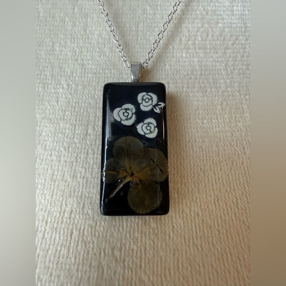 Hand-Crafted Real 4 Four Leaf Clover Mini Domino Pendant Silver Plated Chain